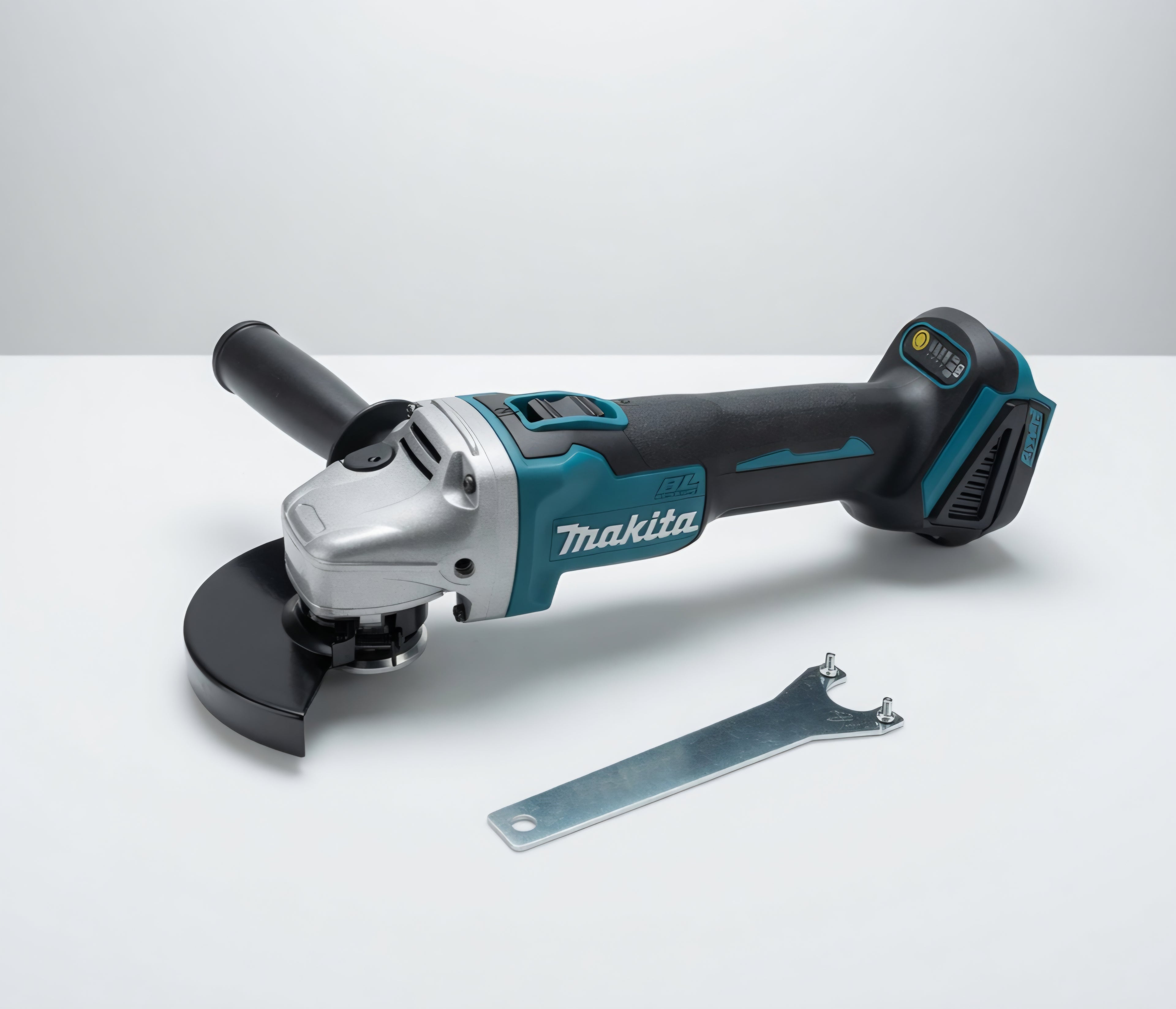 ⚙️ Makita 18V Brushless Angle Grinder (125mm) – Tool Only